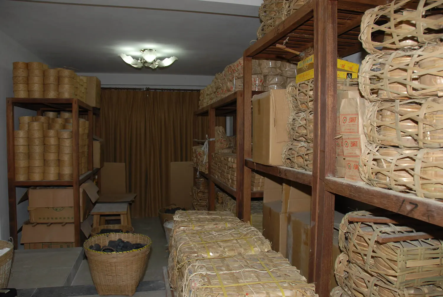 西双版纳干仓普洱茶仓库展示
