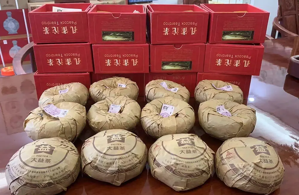 西双版纳回收大益普洱茶2010年生茶熟茶