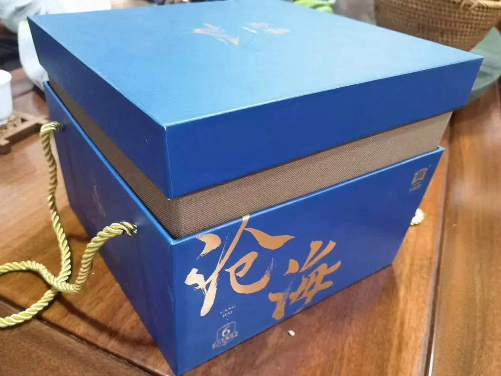 西双版纳回收大益普洱茶2019年生茶熟茶图3