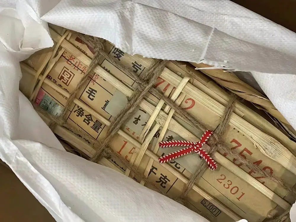 西双版纳大益普洱茶回收多少钱？影响回收价格的关键因素与市场行情解析