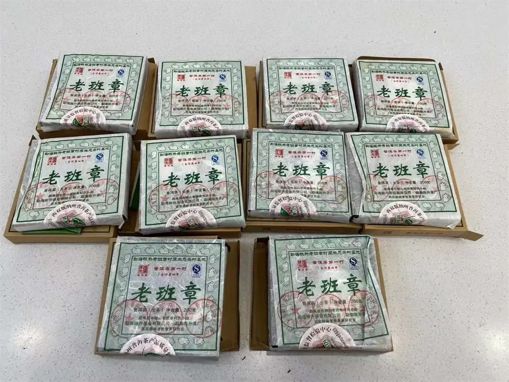 西双版纳回收陈升号普洱茶2011年生茶熟茶