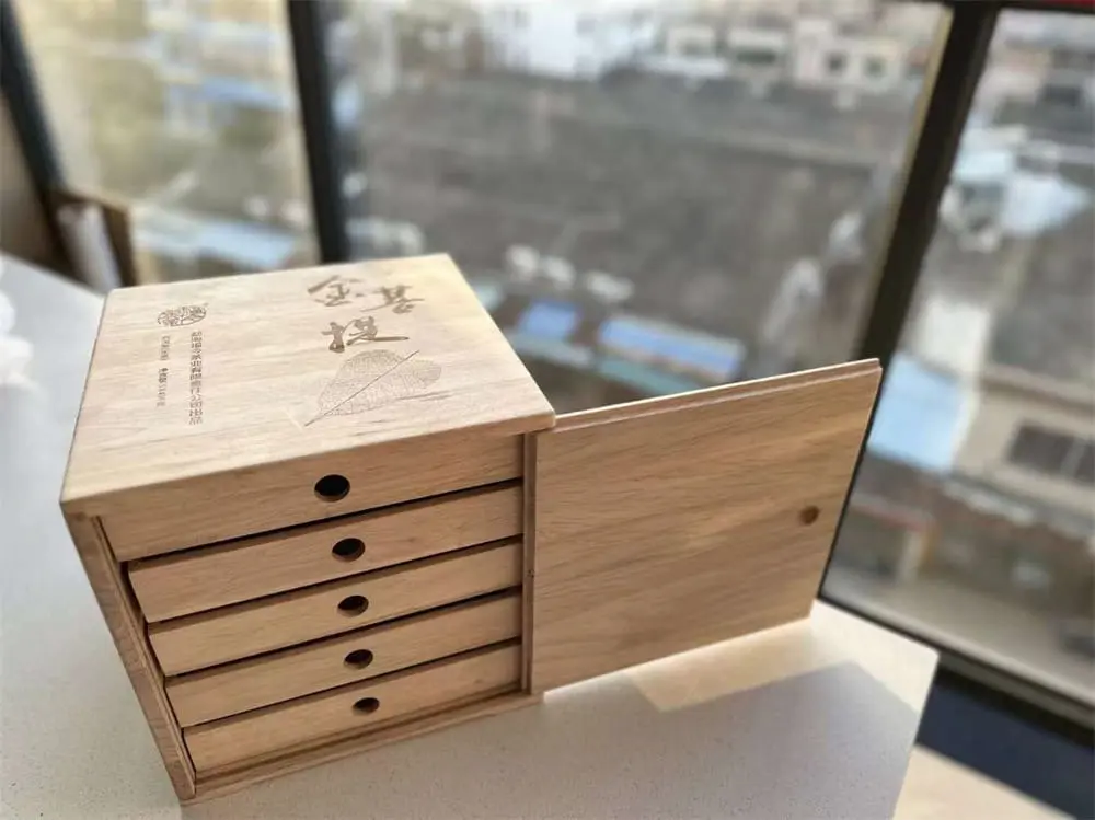 西双版纳回收福今普洱茶2017年生茶熟茶图3